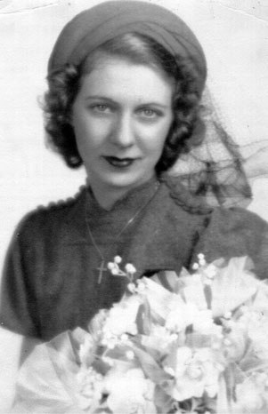 ... Mildred Ruth Workman, age 20, Wedding day, Nov. 12, 1937 - mrw01